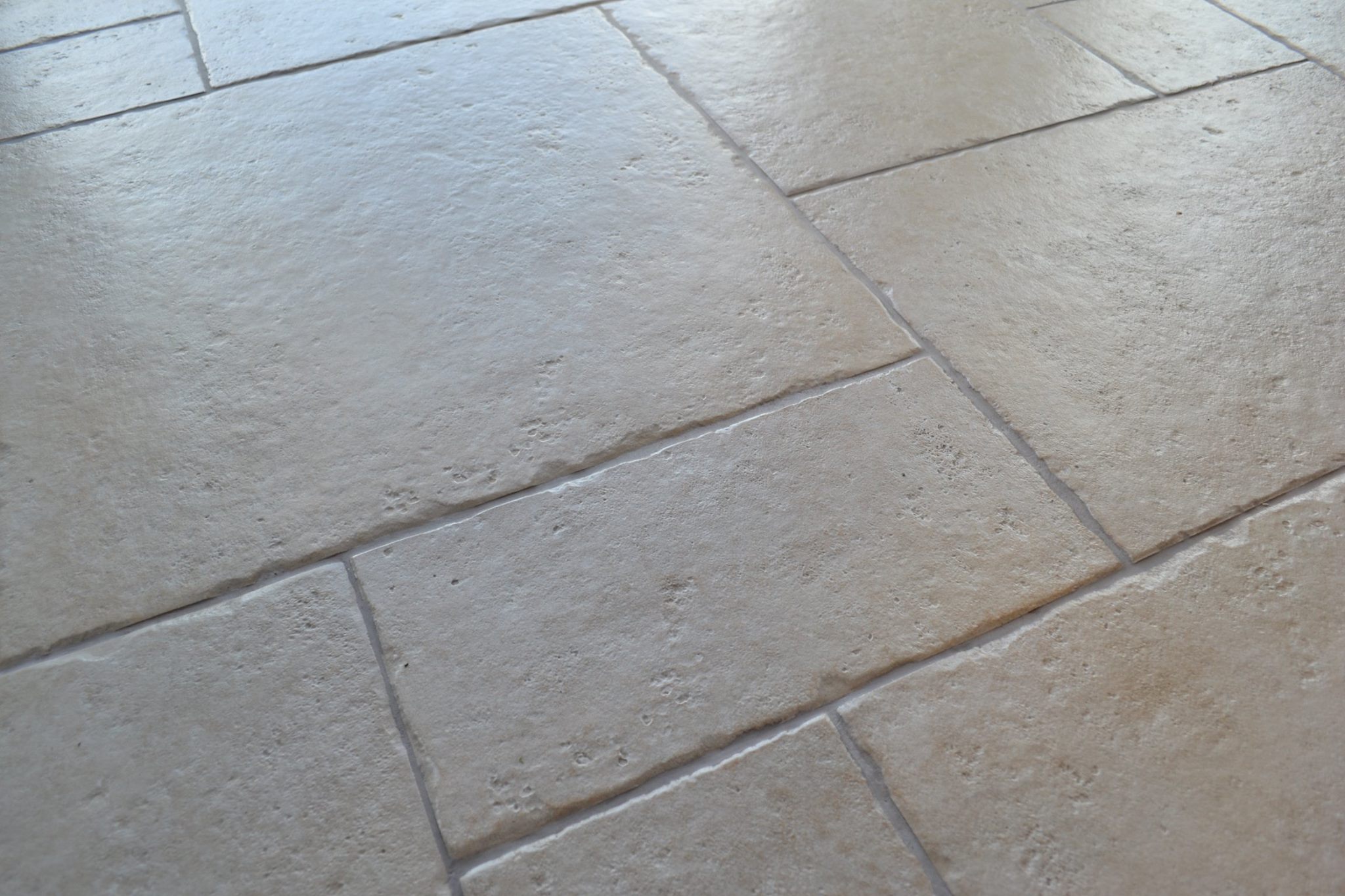 découvrez les carreaux en grès cérame, un choix résistant et élégant pour vos sols et murs intérieurs ou extérieurs. profitez d’une large gamme de couleurs, formats et finitions pour personnaliser votre espace.