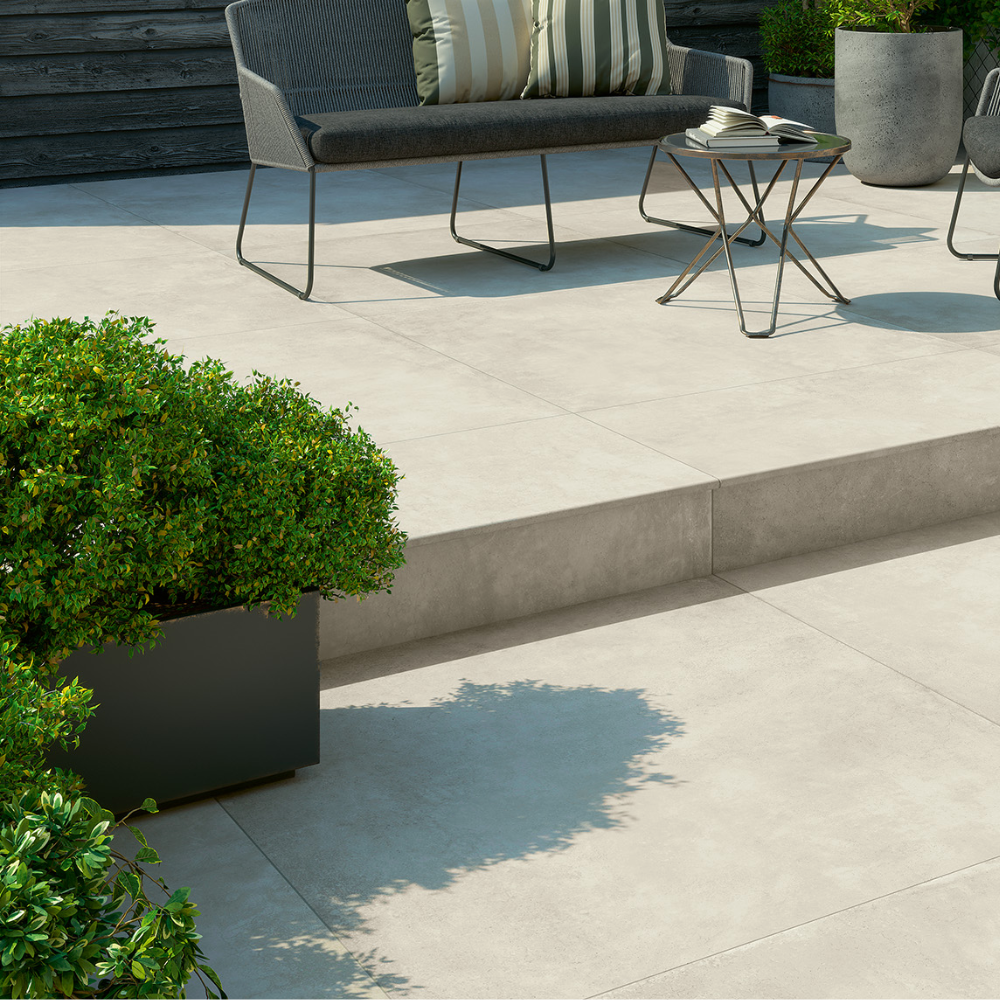 découvrez le coût du béton ciré pour sols : prix au m², facteurs influençant le tarif, conseils pour estimer votre budget et réussir votre sol en béton ciré.