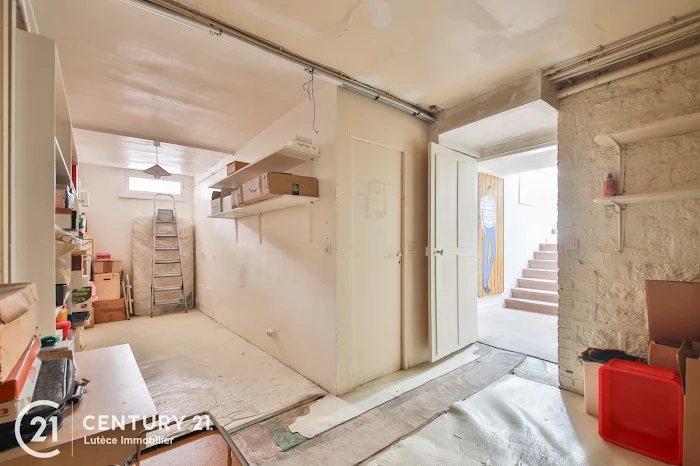 découvrez le coût au m² pour des travaux de peinture dans le 14ème arrondissement de paris : prix moyens, facteurs d’influence et conseils pour bien estimer votre budget pour repeindre votre logement.