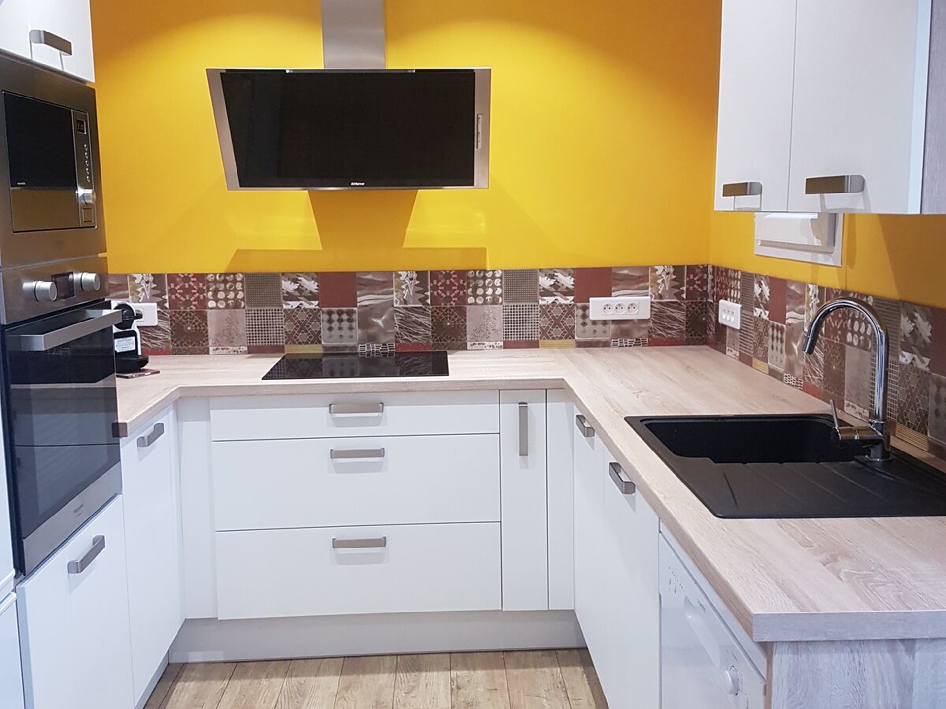 découvrez nos cuisines personnalisées à chaville : des solutions sur mesure alliant design, fonctionnalité et qualité pour créer la cuisine de vos rêves. conseils et accompagnement professionnels.