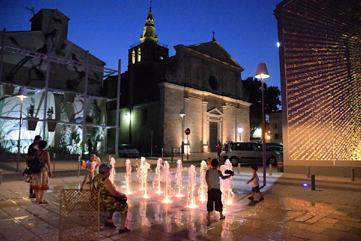 découvrez nos solutions d'éclairage extérieur à neuilly : installation, conseils et matériel de qualité pour illuminer jardins, terrasses et allées. contactez nos spécialistes pour un devis personnalisé.