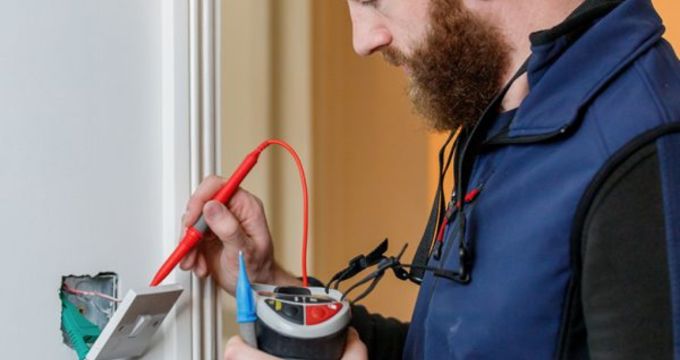 besoin d’un électricien à courbevoie ? profitez d’un service rapide et fiable pour tous vos travaux d’installation, rénovation ou dépannage électrique. devis gratuit et intervention 24/7.