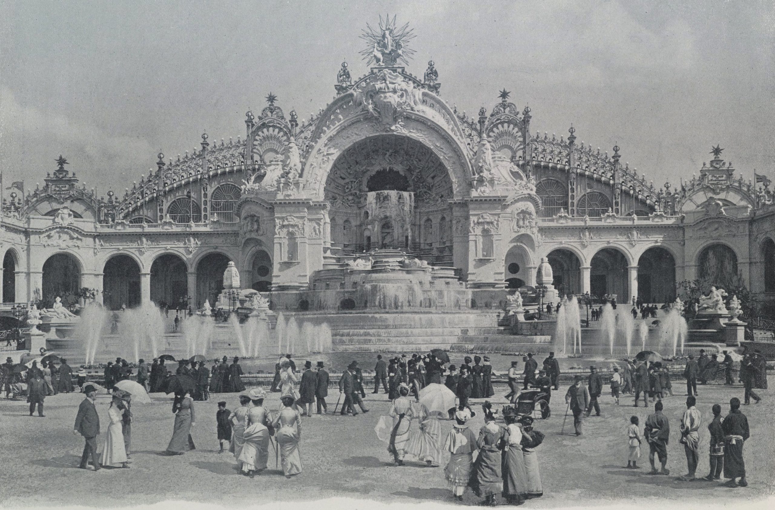 découvrez l'histoire fascinante de l'électricité à paris : des premières illuminations aux avancées technologiques qui ont transformé la capitale. plongez dans le passé électrique parisien !