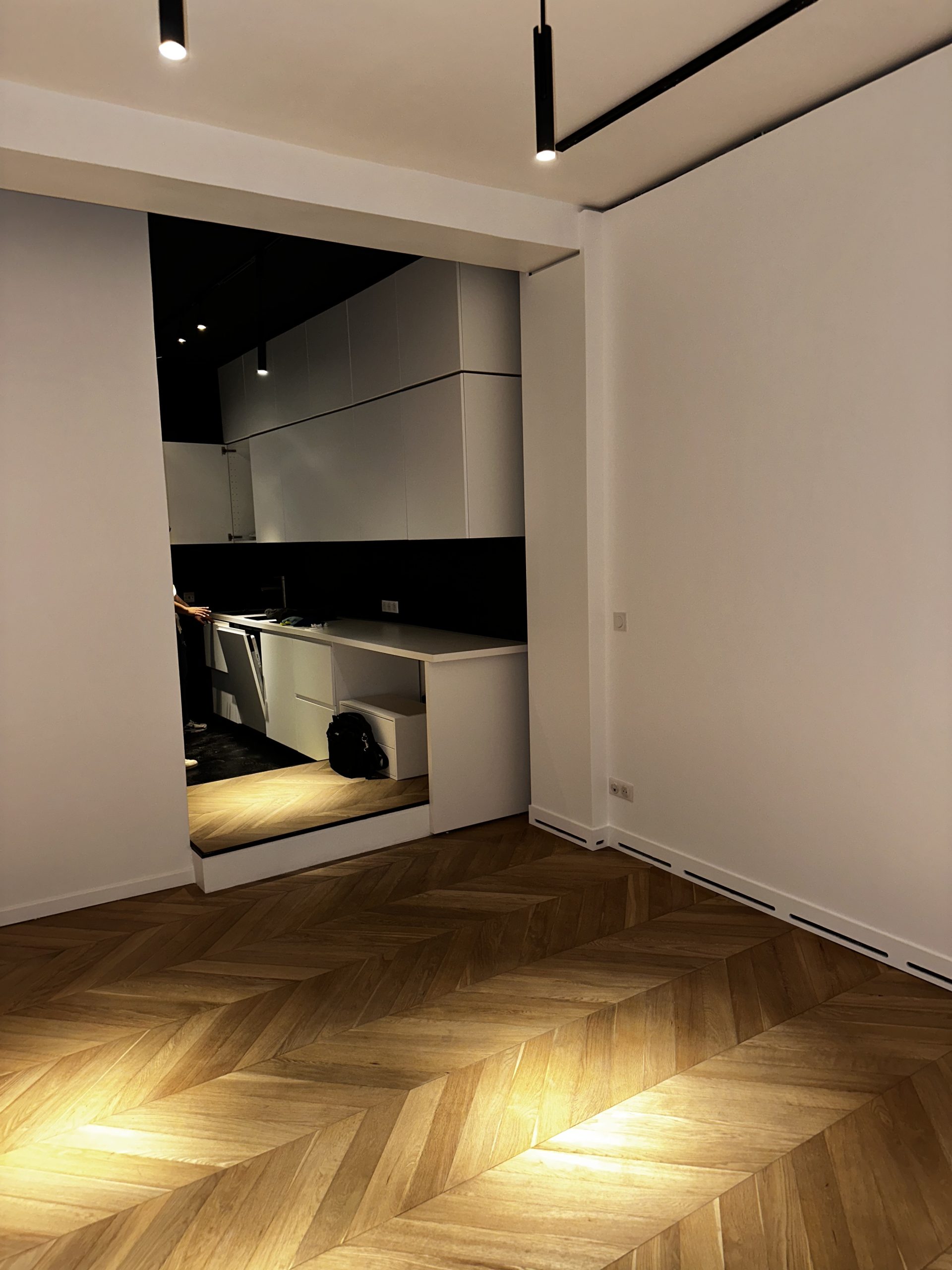 spécialistes des finitions de rénovation dans le 19e arrondissement de paris. embellissez votre intérieur avec des prestations soignées : peinture, revêtements, plâtrerie et décoration pour particuliers et professionnels.