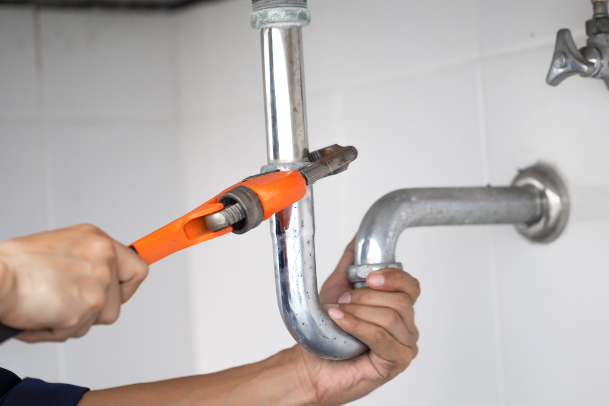 besoin d'un plombier à clamart ? intervention rapide pour tous vos dépannages, installations et urgences de plomberie. devis gratuit, service professionnel et disponible 7j/7.