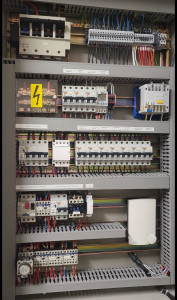 découvrez nos conseils pour bien préparer la visite d'un électricien à antony : listez vos besoins, vérifiez les points à contrôler et facilitez l’intervention pour gagner du temps et assurer un service optimal.