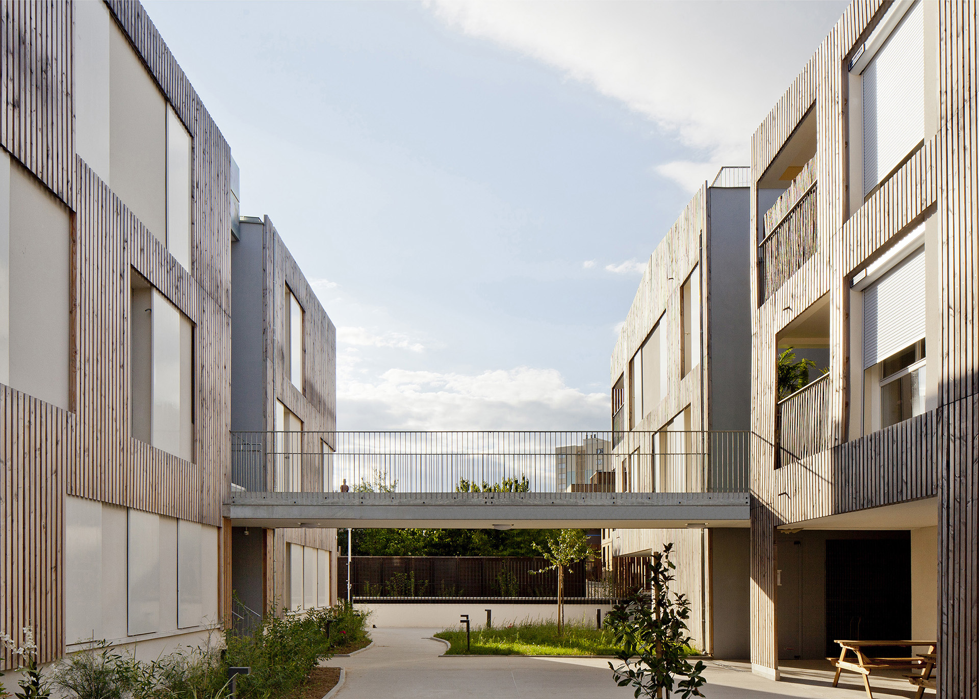 optez pour une rénovation d'appartement à nanterre avec des spécialistes ! améliorez votre confort, valorisez votre bien et réalisez vos projets sur mesure grâce à notre expertise locale.