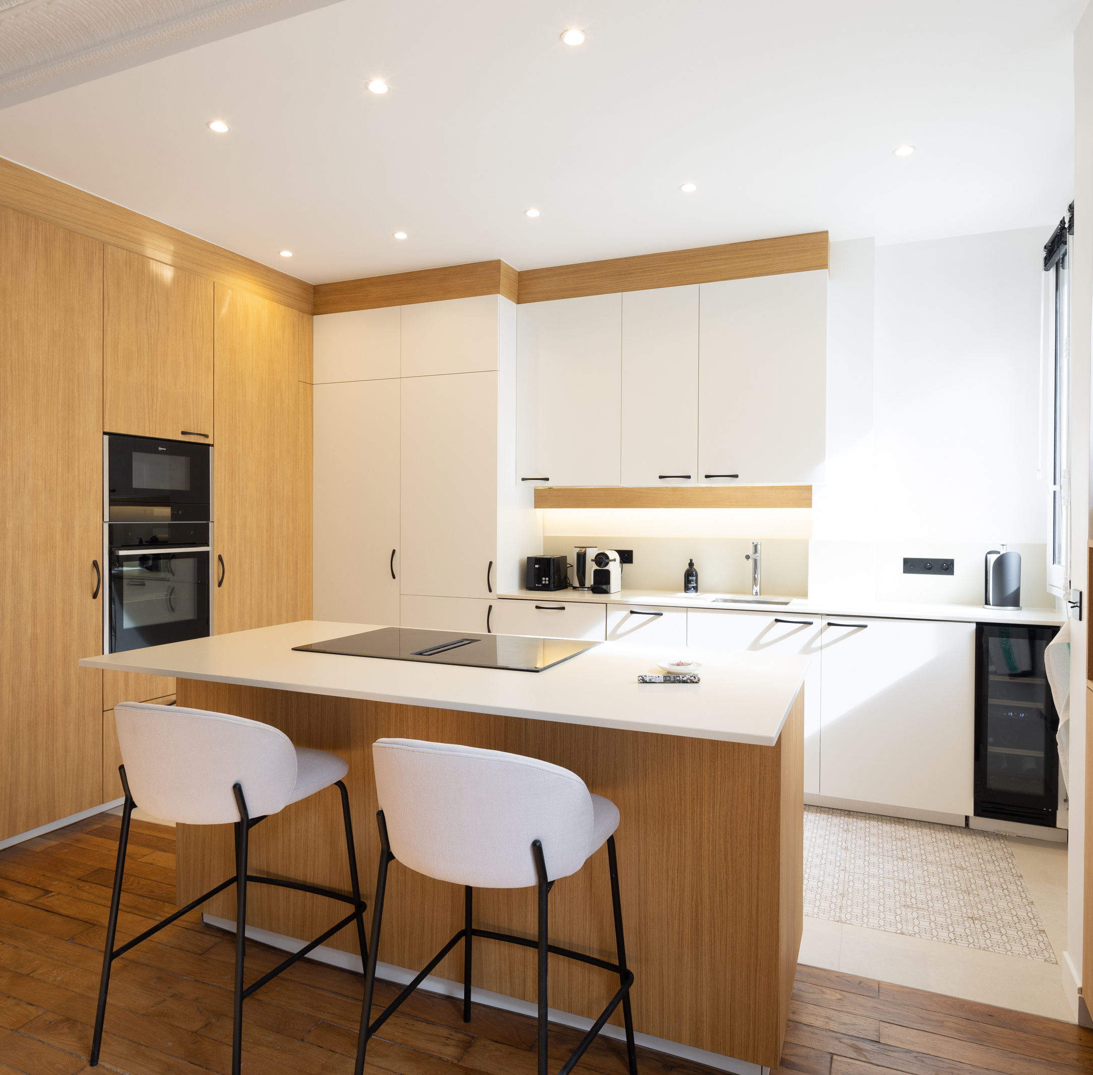 confiez votre rénovation de cuisine à paris à des experts. modernisez votre espace avec des solutions sur mesure, design et fonctionnelles. devis gratuit et accompagnement personnalisé.