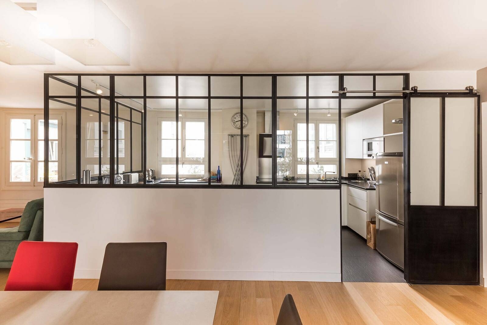 confiez la rénovation de votre cuisine à saint-cloud à des experts et transformez votre espace en une pièce moderne, fonctionnelle et élégante. devis gratuit et accompagnement personnalisé.