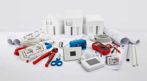 découvrez tous les conseils et étapes clés pour réussir votre rénovation électrique en toute sécurité. suivez notre guide pour moderniser votre installation, garantir la conformité et améliorer votre confort au quotidien.