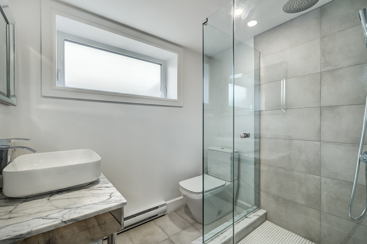 rénovez le sol de votre salle de bain à paris 20 avec des experts qualifiés. solutions modernes, matériaux durables et devis gratuit pour un sol de salle de bain esthétique et résistant.