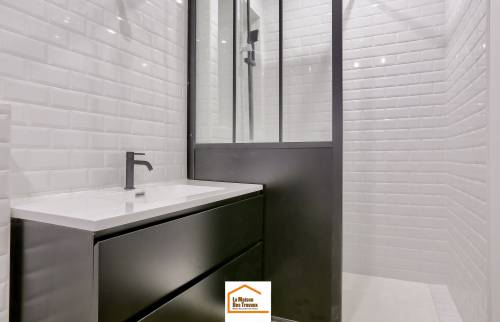 découvrez comment sélectionner le meilleur artisan pour rénover votre salle de bain à asnières : conseils, critères essentiels et astuces pour un projet réussi.