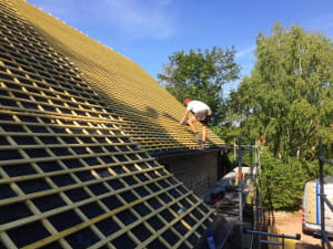 besoin d'une rénovation ou d'une réparation de toiture à clamart ? découvrez nos services de couverture, zinguerie et entretien avec des artisans qualifiés. devis gratuit, intervention rapide.