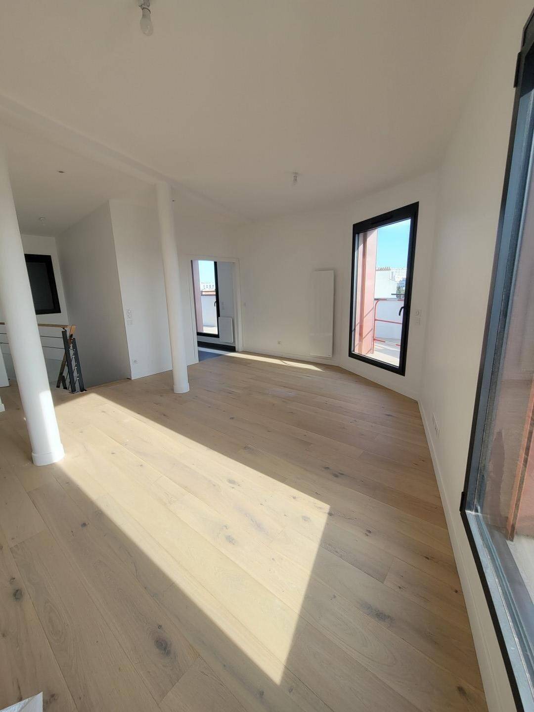 découvrez cet appartement exceptionnel à malakoff offrant confort, modernité et emplacement idéal. profitez d’un cadre de vie agréable, proche des transports et commodités. à visiter sans tarder !