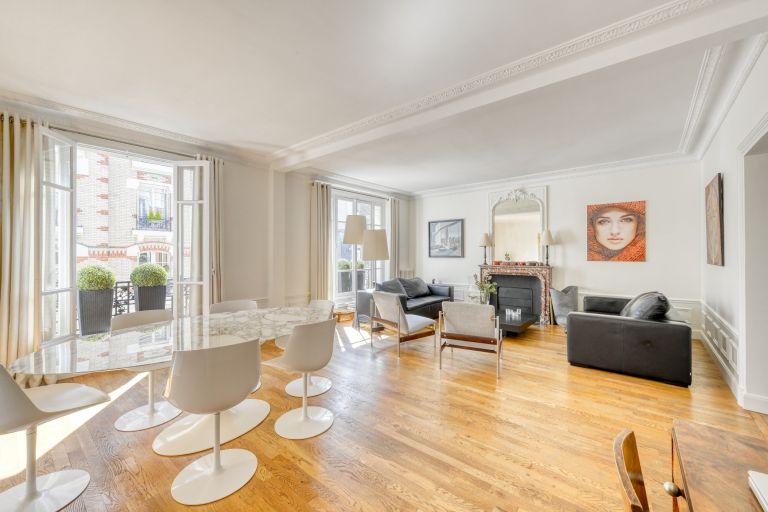 découvrez un appartement de luxe à levallois-perret : prestations haut de gamme, emplacement privilégié, cadre élégant et confort exceptionnel pour une vie raffinée aux portes de paris.