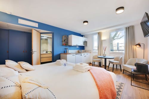 découvrez le charme unique de cet appartement à vanves : espace lumineux, décoration soignée et emplacement idéal proche de paris. parfait pour un cadre de vie agréable et convivial !