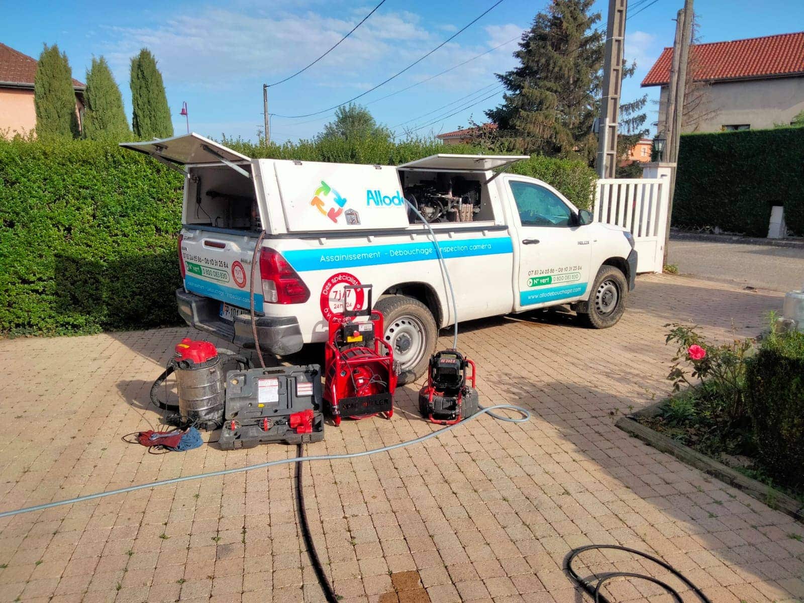 service rapide de débouchage de canalisation à clamart. intervention efficace pour résoudre rapidement tous vos problèmes de canalisations bouchées.