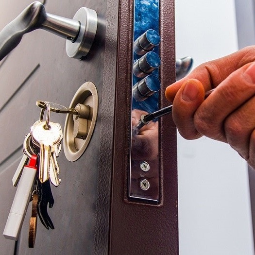 service rapide de dépannage en cas de clé perdue à fontenay-aux-roses : ouverture de porte, remplacement de serrure, intervention 24h/24 et 7j/7 par un serrurier professionnel.