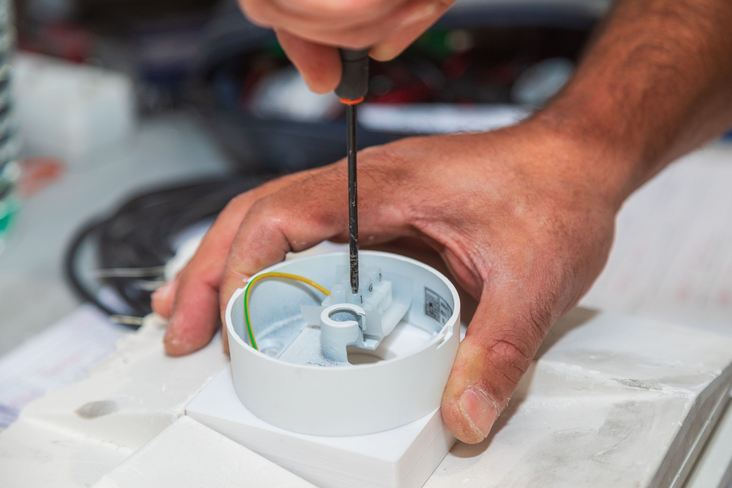 installation d'alarme à malakoff par un électricien professionnel. sécurisez votre domicile avec des solutions sur mesure et un service fiable.