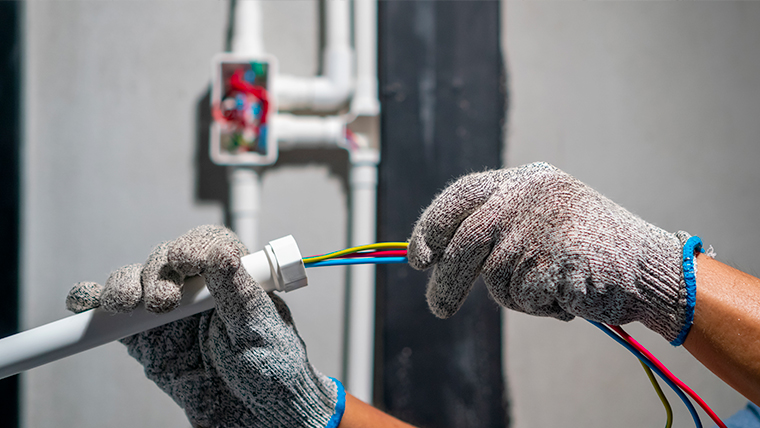 optez pour une modernisation de votre installation électrique sécurisée afin d'améliorer la fiabilité, la sécurité et l'efficacité énergétique de votre habitat ou entreprise.