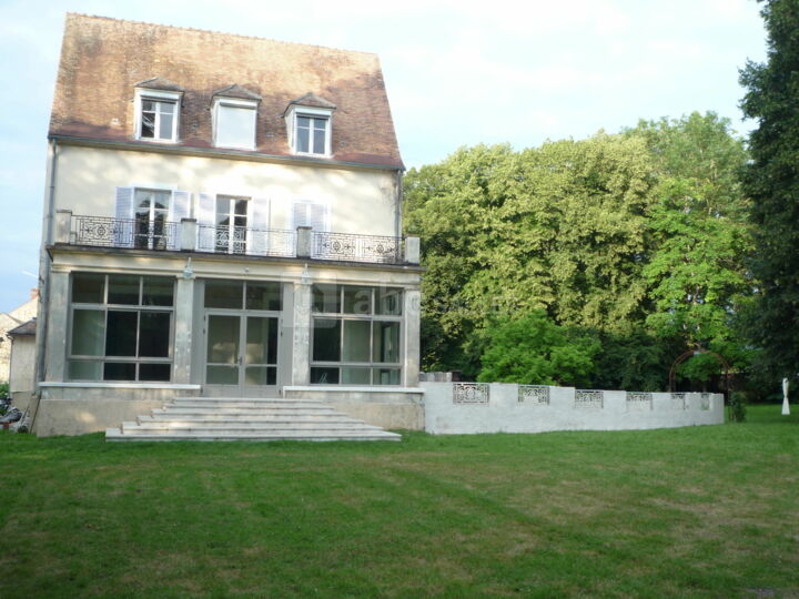 découvrez moigny-sur-école, un charmant village nature entre forêts et patrimoine, idéal pour les amoureux de tranquillité et de paysages authentiques en île-de-france.