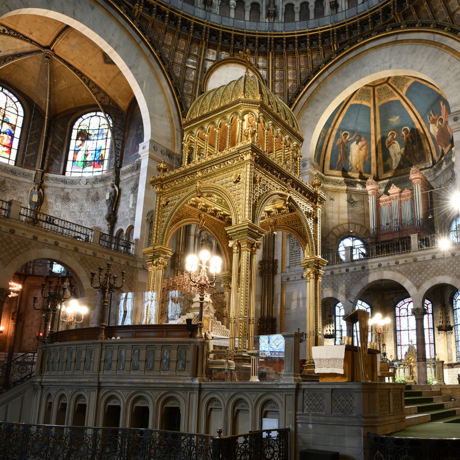 découvrez le plan ambitieux de paris pour restaurer et préserver ses églises historiques et ses fontaines emblématiques, alliant patrimoine et modernité.