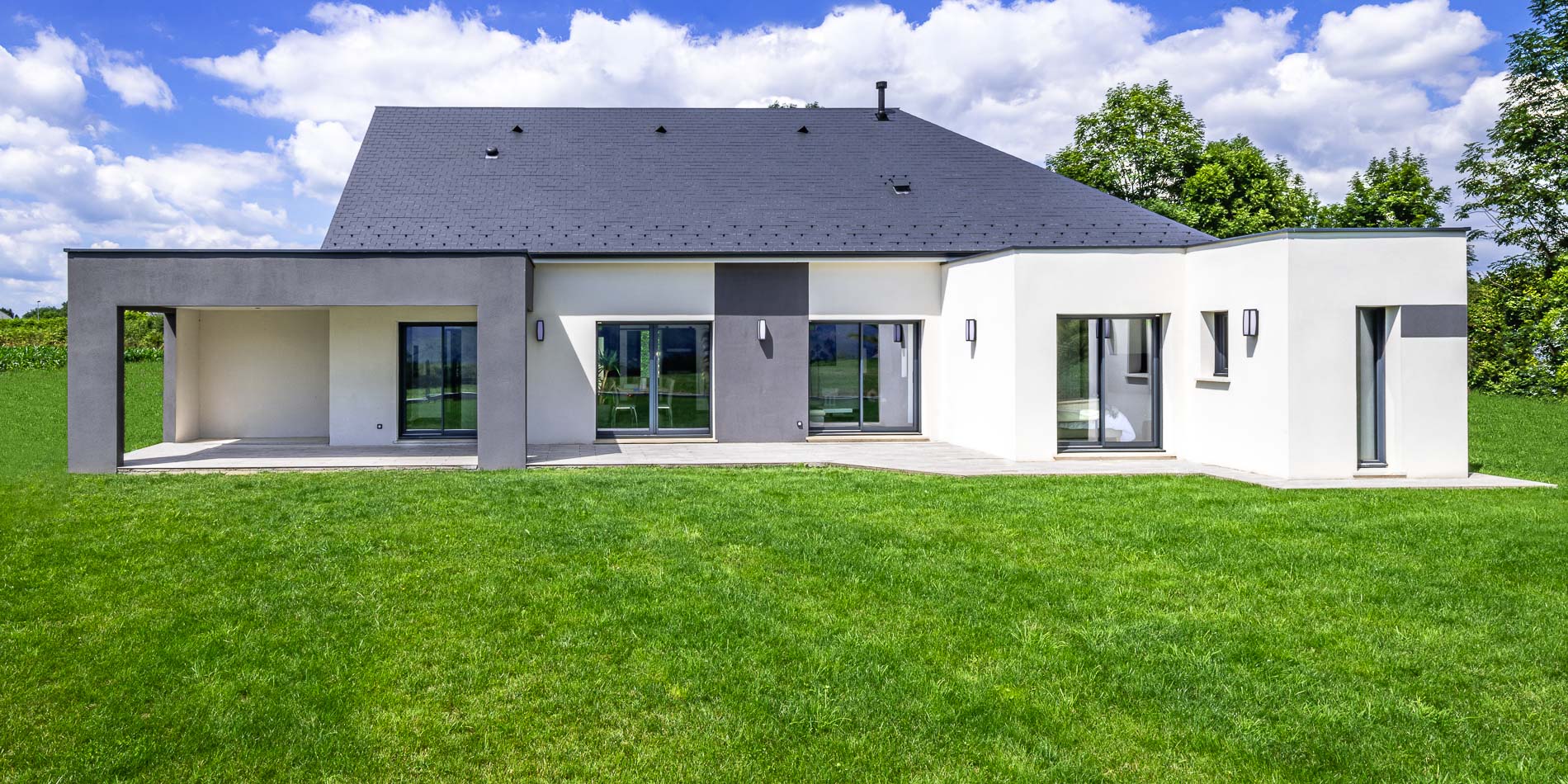 découvrez nos conseils pour estimer le prix au m² de la rénovation de votre maison et optimiser votre budget travaux efficacement.
