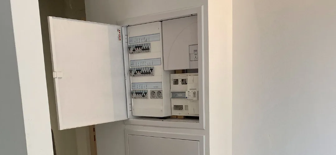 optimisez votre confort et votre sécurité grâce à une rénovation électrique professionnelle, adaptée à vos besoins et normes actuelles.