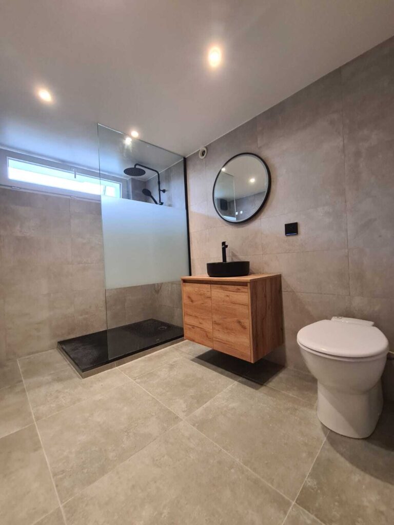 découvrez les étapes clés et les astuces indispensables pour réussir la rénovation de votre salle de bain à neuilly-sur-seine, alliant design et fonctionnalité.