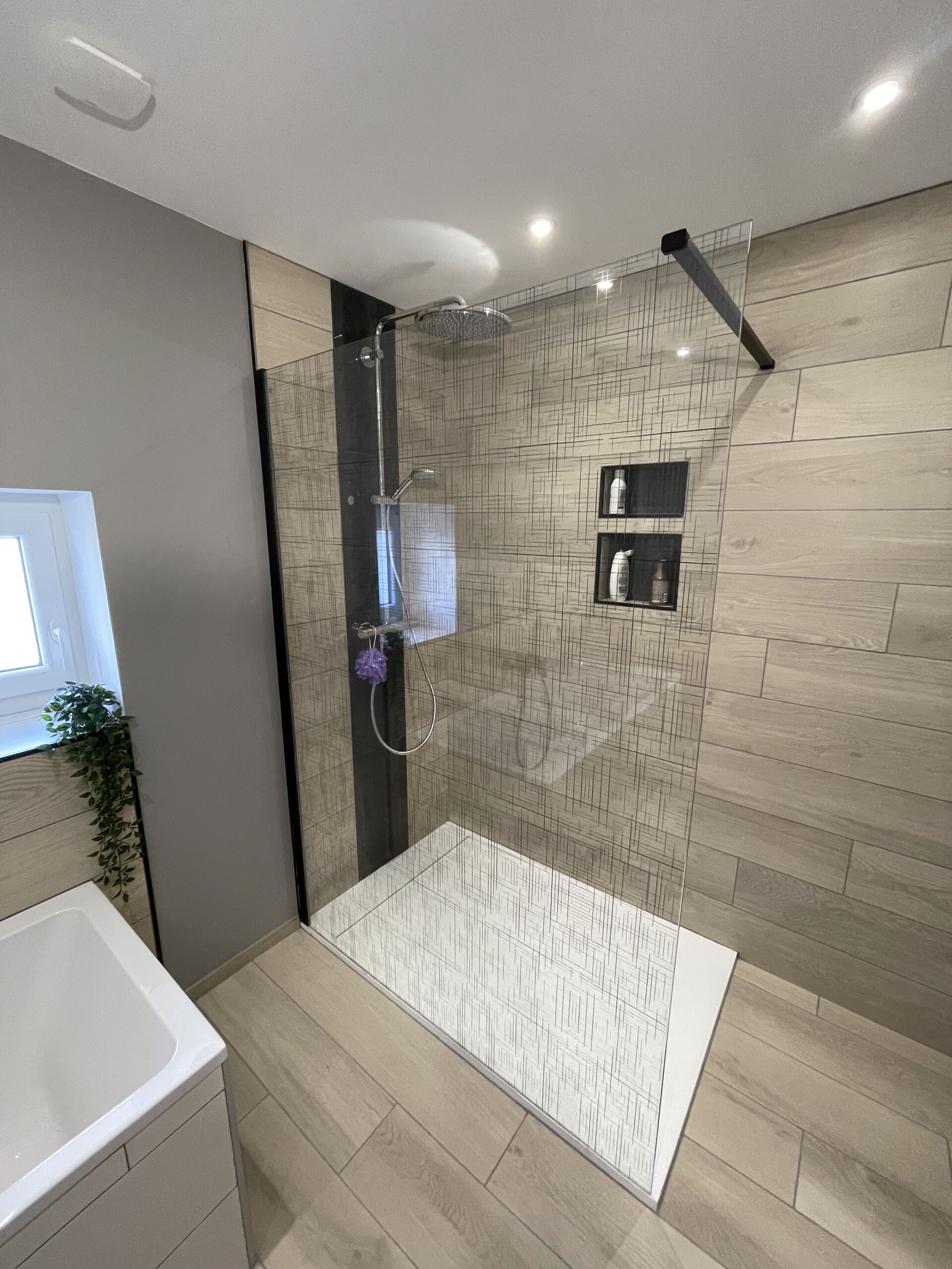 confiez la rénovation de votre salle de bain à montgeroult à des experts. solutions sur-mesure, matériaux de qualité et accompagnement personnalisé pour un espace moderne et fonctionnel.