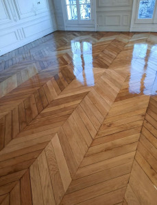 découvrez notre service de rénovation sur-mesure de parquet à paris 13, alliant qualité artisanale et finition personnalisée pour sublimer votre intérieur.
