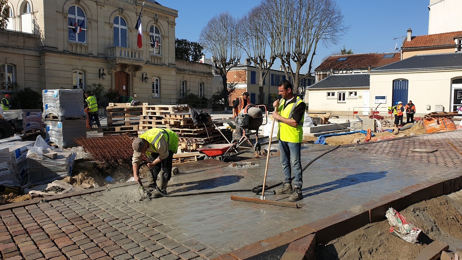 découvrez notre guide complet et nos conseils pratiques pour réussir la rénovation de votre maison à fontenay-aux-roses et transformer votre espace en un lieu moderne et confortable.