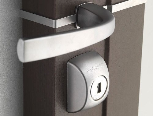 besoin d'un serrurier en urgence à courbevoie ? intervention rapide 24h/24 et 7j/7 pour tout dépannage, ouverture de porte ou changement de serrure. devis gratuit !